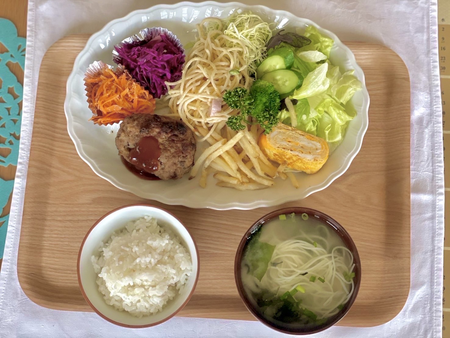 ハンバーグ定食